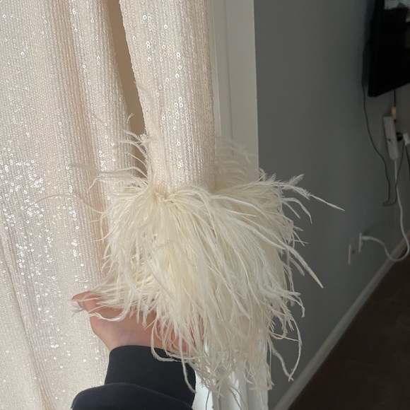 SELF-PORTRAIT CREAM SEQUIN FEATHER MIDI DRESS (US 2) - FOR BRIDES - Picture 9 of 10